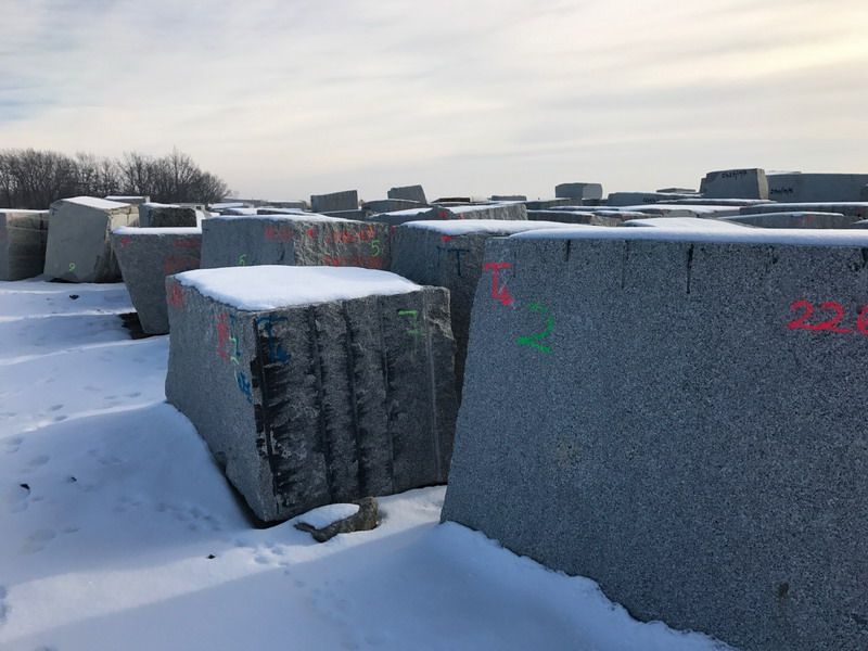 KOSTKA GRANITOWA SZARA – SUROWO ŁUPANA - obrazek 12