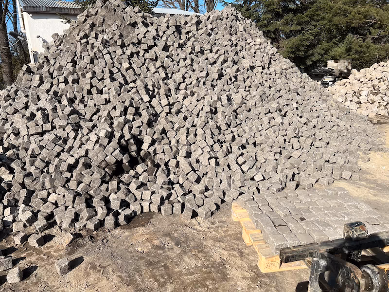 Historyczna kostka granitowa 9x11 cm – ok. 200 lat - obrazek 13