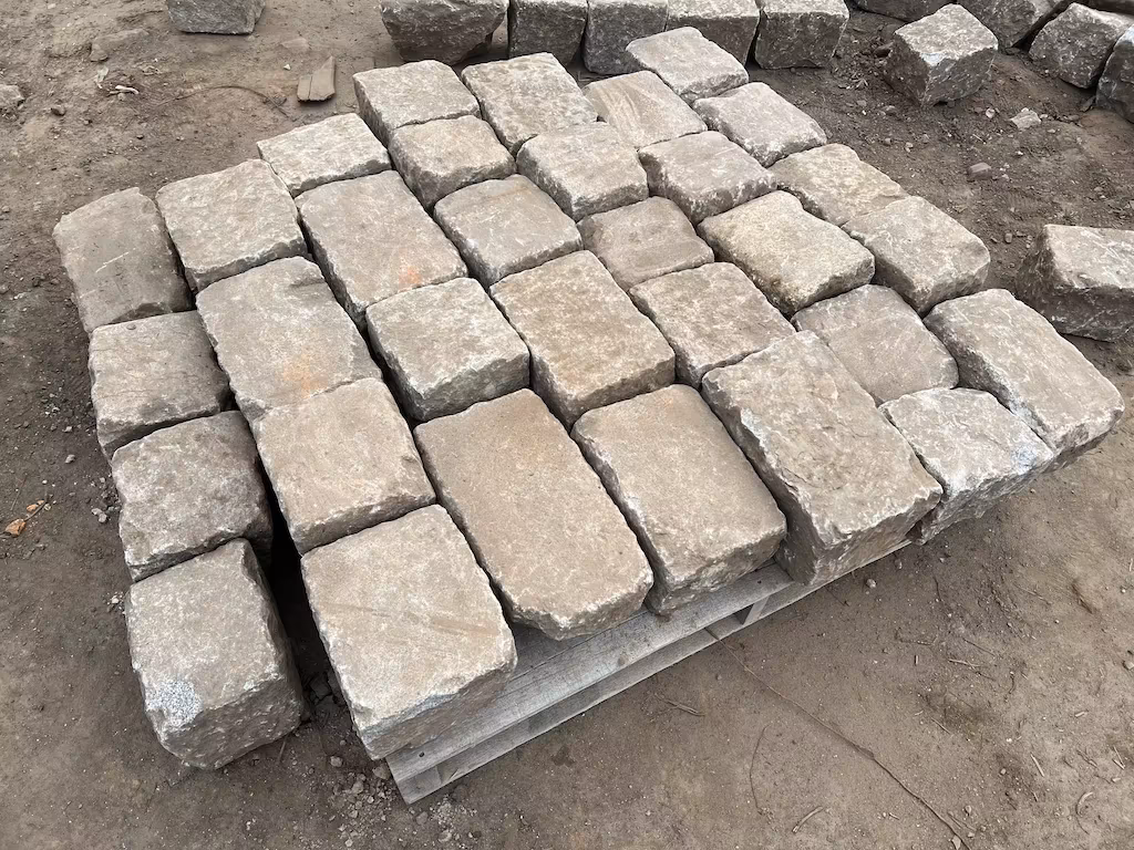 Antyczna kostka granitowa 18×18 cm – lico rządowe - obrazek 8