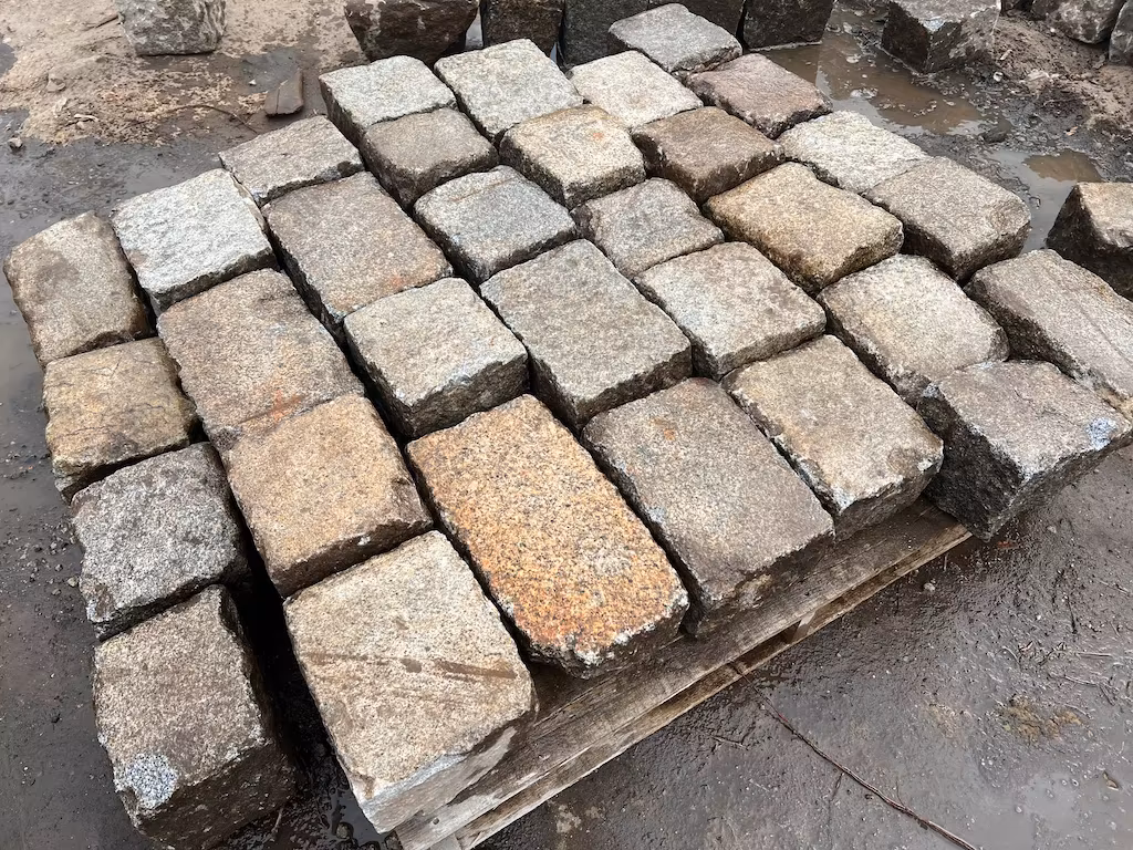 Antyczna kostka granitowa 18×18 cm – lico rządowe - obrazek 11