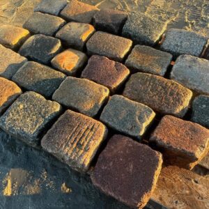 Antyczna kostka granitowa 15×20 cm – historyczne Kopfpflaster