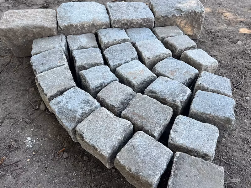 Antyczna kostka granitowa 9×11 cm – klasyczne Altstadtpflaster - obrazek 3