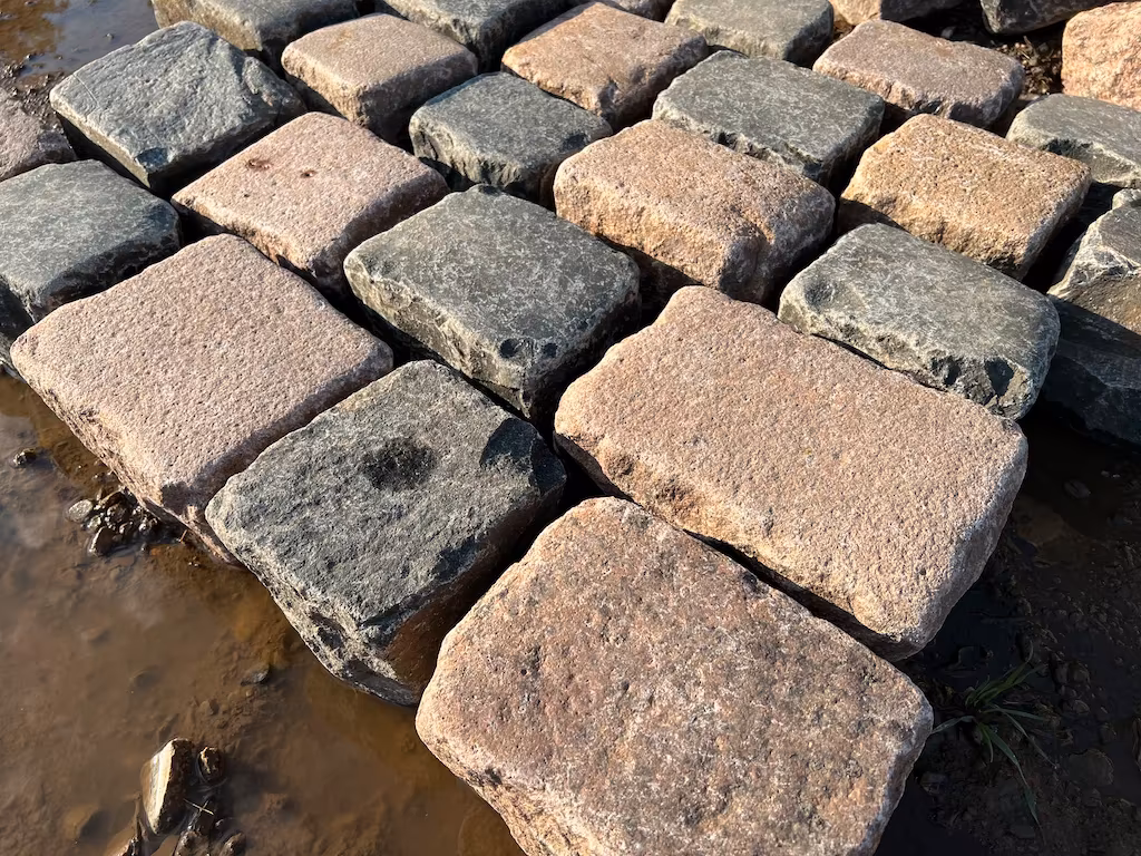 Antyczna kostka granitowa 16×16 cm – czerwono-czarna, Altstadtpflaster - obrazek 14