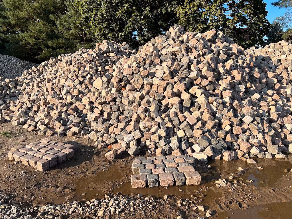 Antyczna kostka granitowa 16×16 cm – czerwono-czarna, Altstadtpflaster - obrazek 10