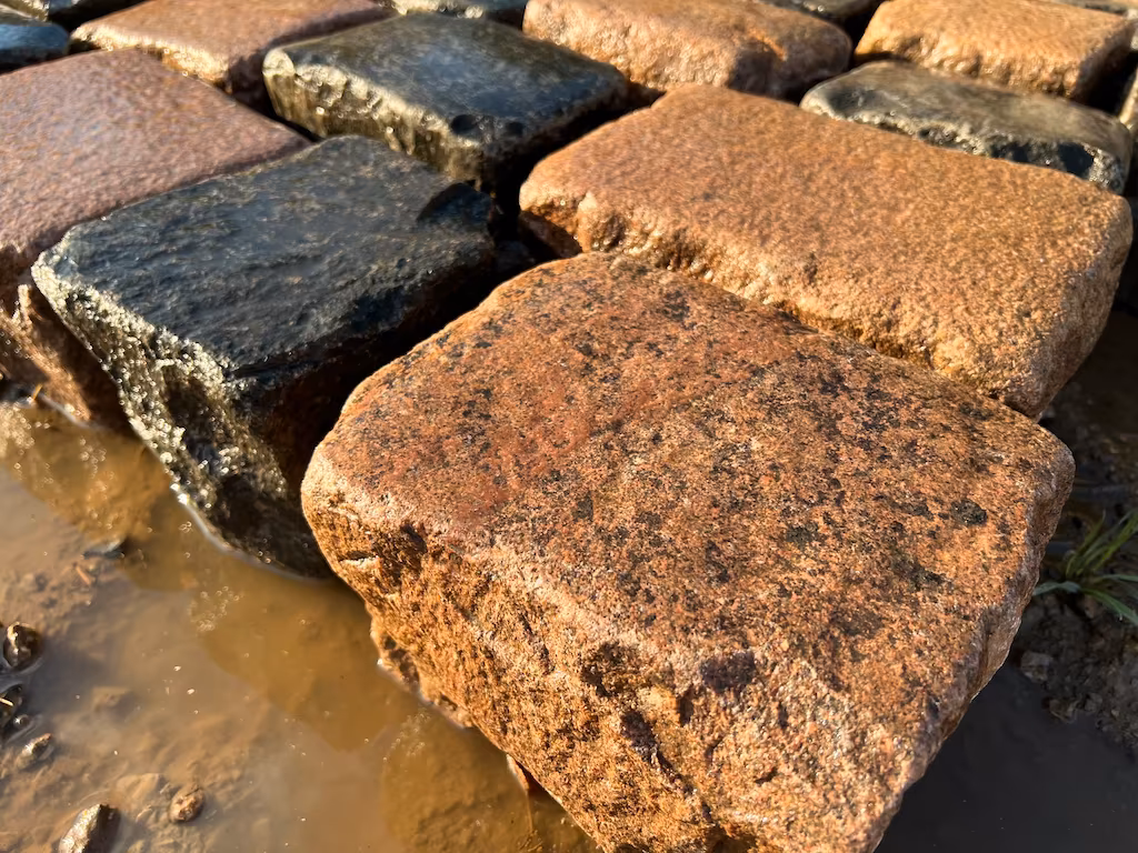 Antyczna kostka granitowa 16×16 cm – czerwono-czarna, Altstadtpflaster - obrazek 6