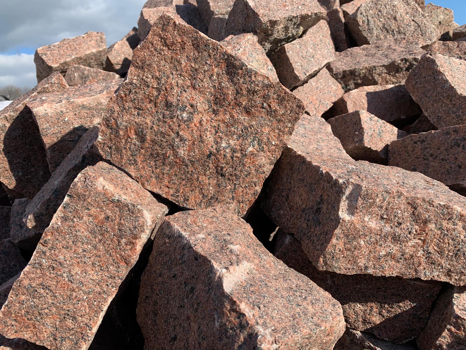 KOSTKA GRANITOWA CZERWONA SUROWO ŁUPANA - obrazek 18